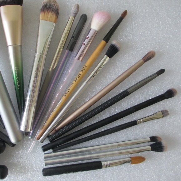 BIG BUNDLE OF 20 MAKE-UP BRUSHES - Picture 11 of 13